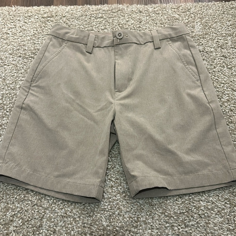Boys Vineyard Vines shorts